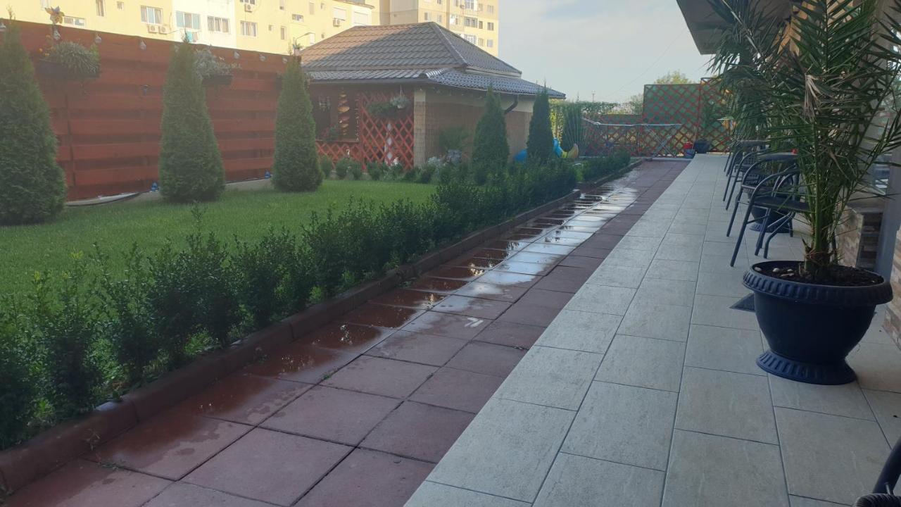 Ingrid Hotel Мангалия Екстериор снимка